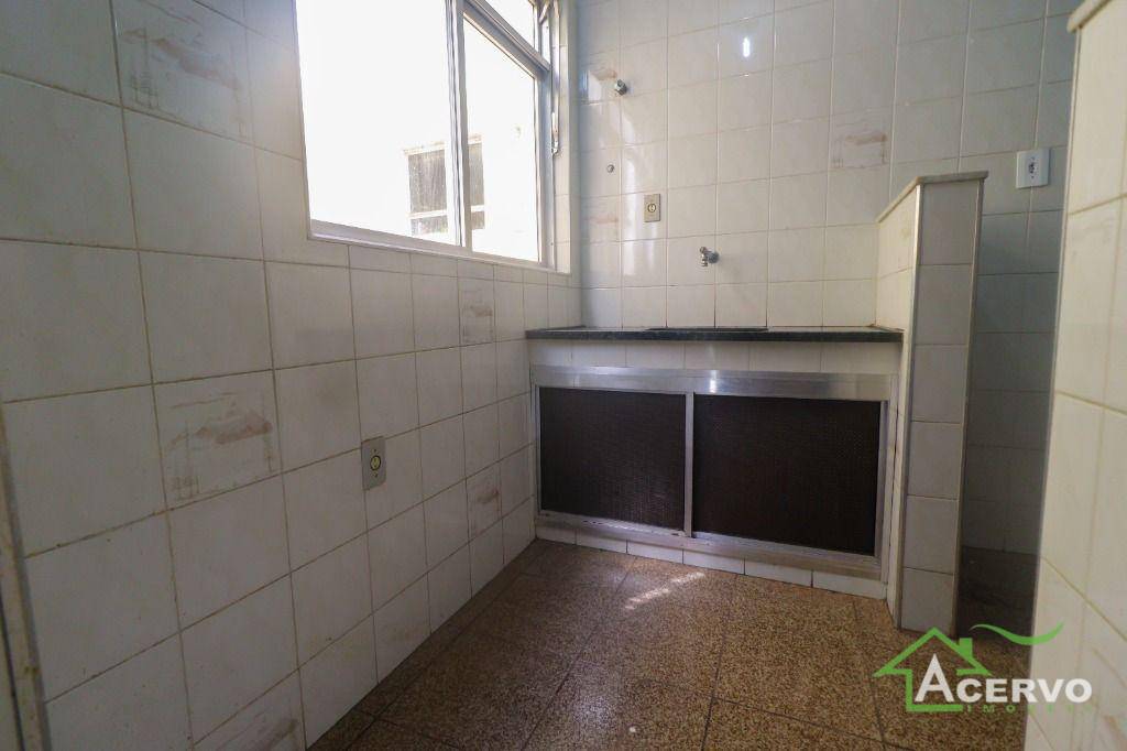 Apartamento para alugar com 2 quartos, 86m² - Foto 11