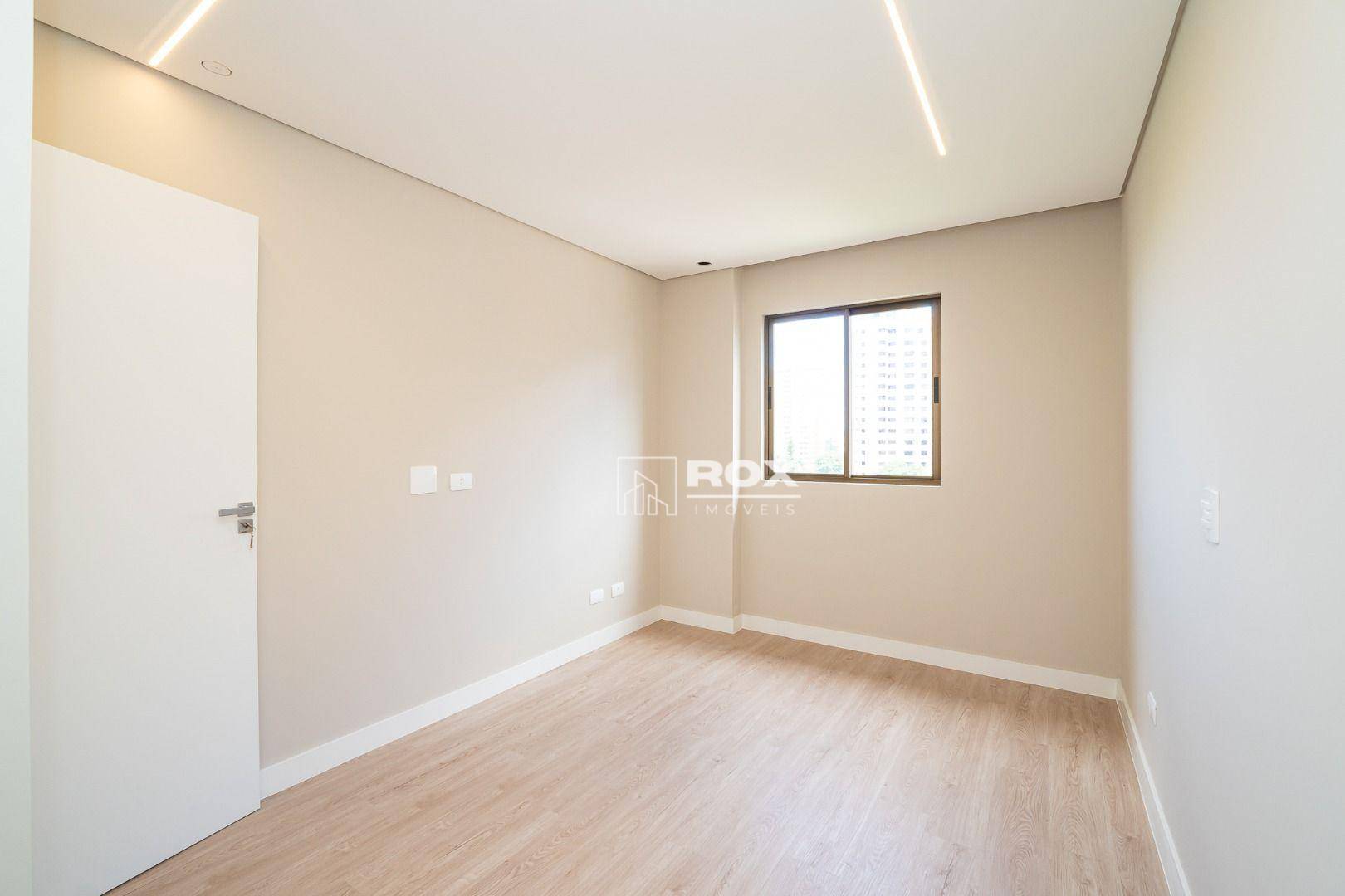 Apartamento à venda com 3 quartos, 193m² - Foto 32