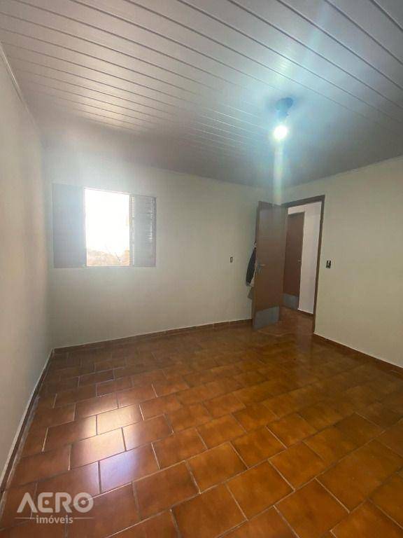 Casa à venda com 2 quartos, 131m² - Foto 2