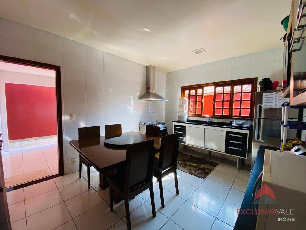 Casa à venda com 3 quartos, 172m² - Foto 9