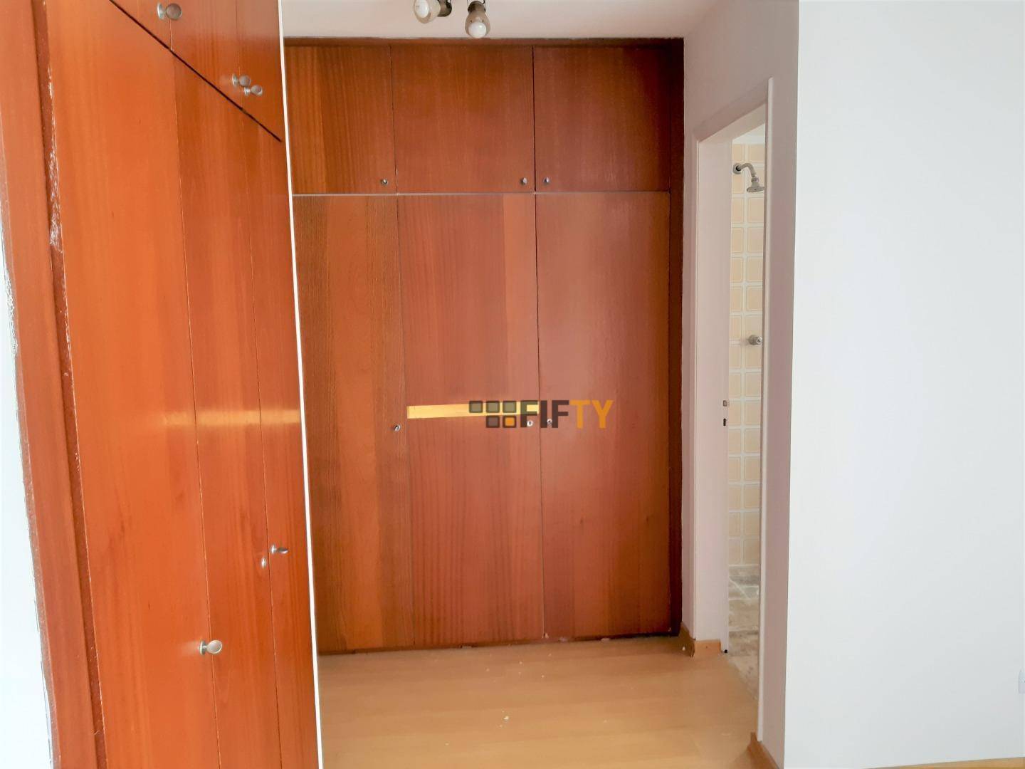 Apartamento para alugar com 3 quartos, 110m² - Foto 9