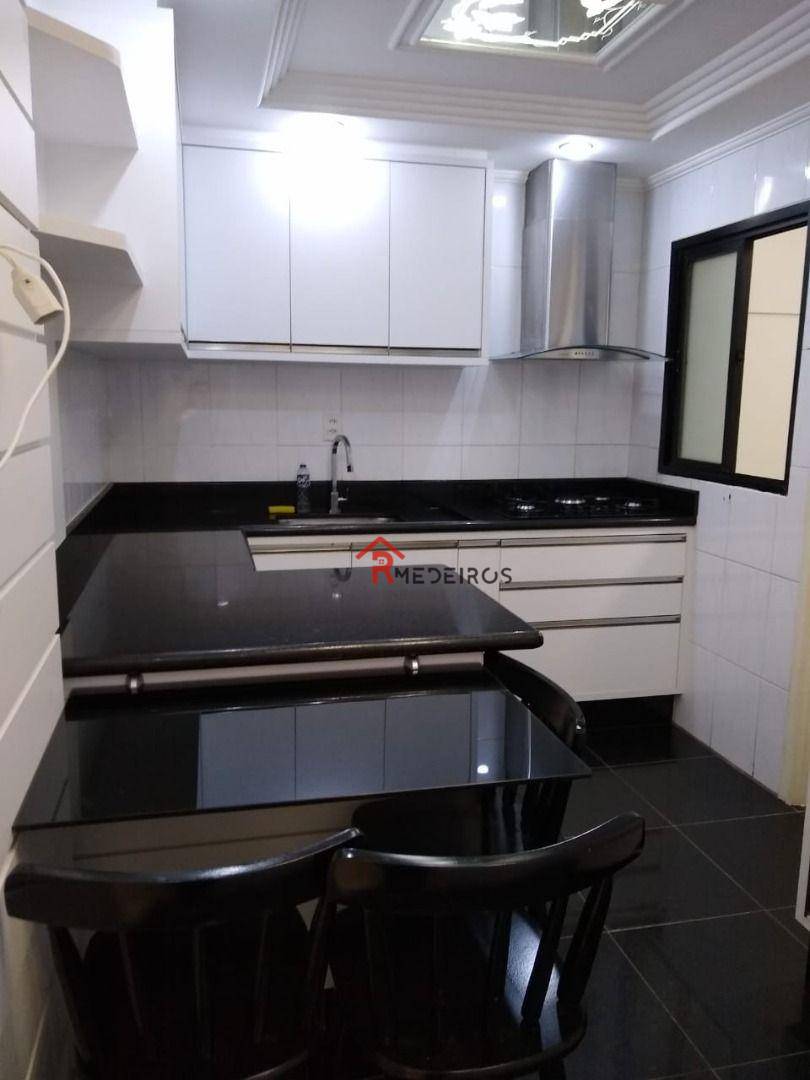 Apartamento à venda com 3 quartos, 135m² - Foto 9