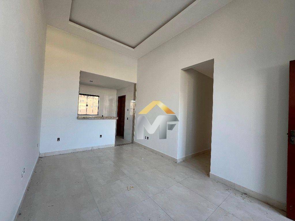 Casa à venda com 3 quartos, 79m² - Foto 2