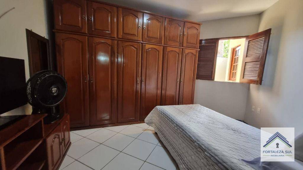 Casa à venda com 5 quartos, 250m² - Foto 15