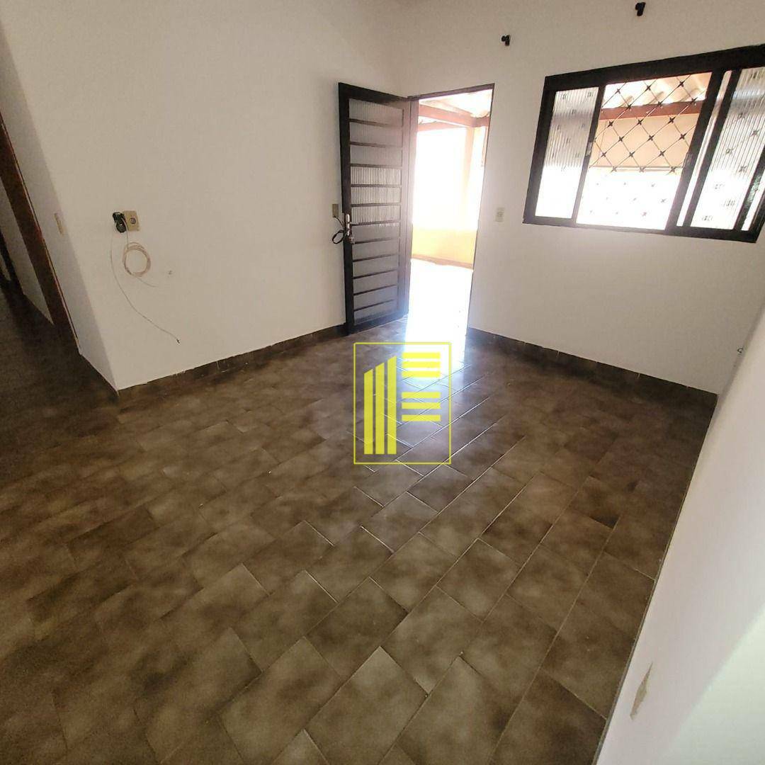 Casa para alugar com 2 quartos, 70m² - Foto 10