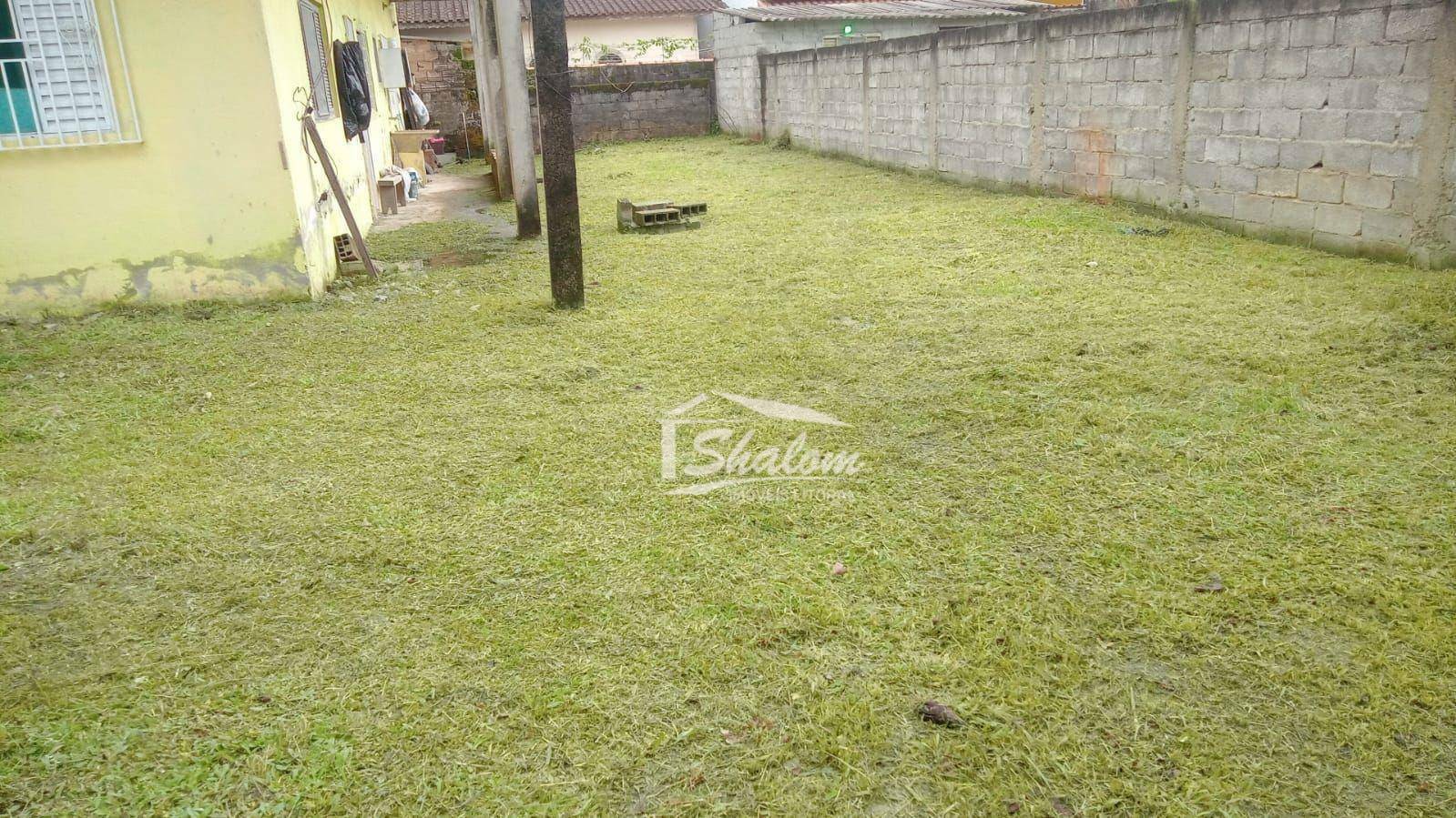 Casa à venda com 2 quartos, 70m² - Foto 2