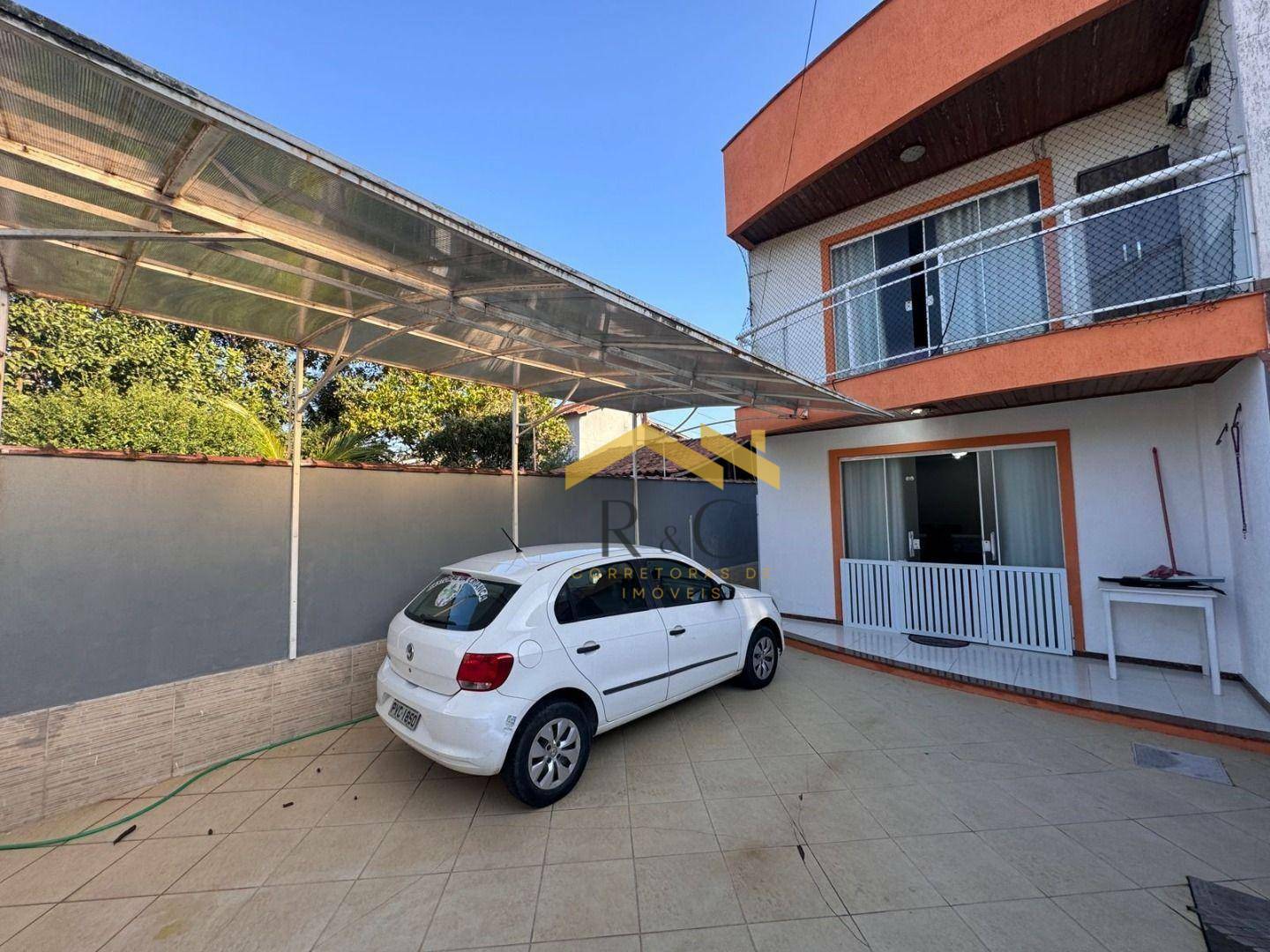 Casa à venda com 4 quartos, 135m² - Foto 1