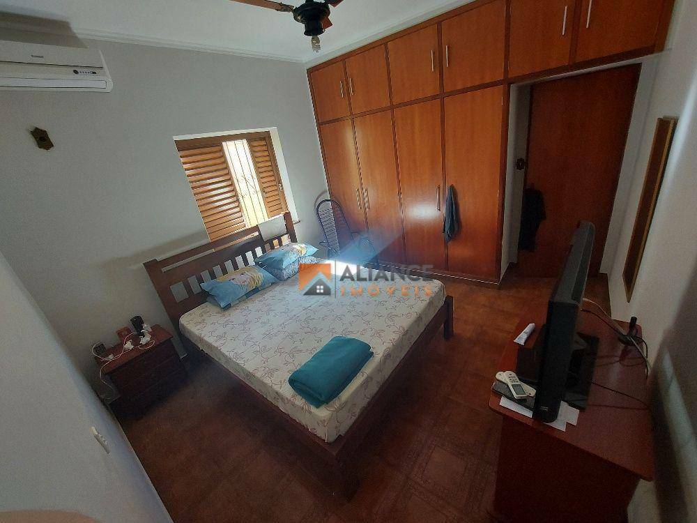 Casa à venda com 3 quartos, 226m² - Foto 23