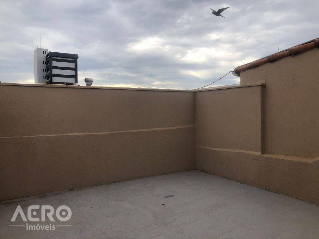 Casa à venda e aluguel com 2 quartos, 120m² - Foto 14