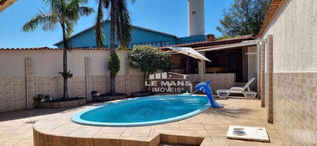 Casa, 3 quartos, 320 m² - Foto 1