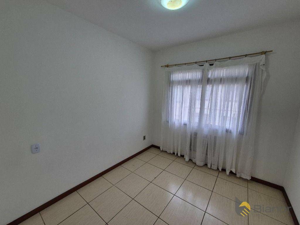 Apartamento para alugar com 3 quartos, 100m² - Foto 8