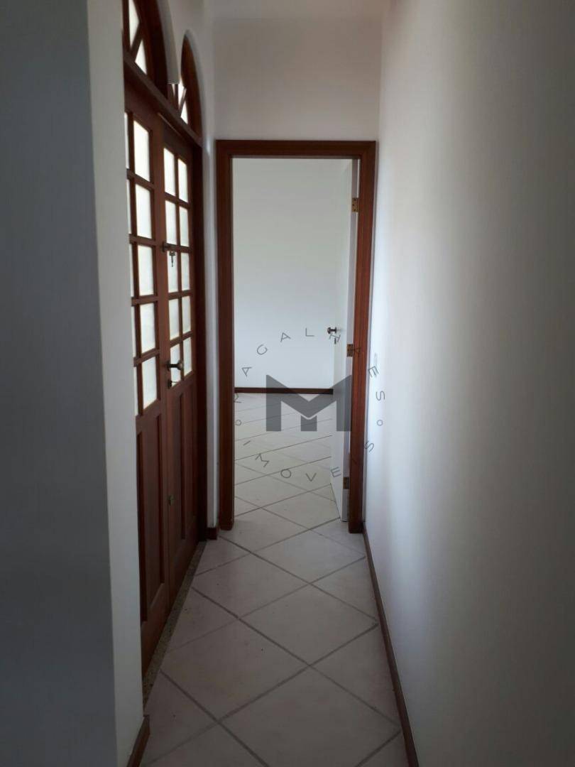 Casa à venda com 4 quartos, 200m² - Foto 15