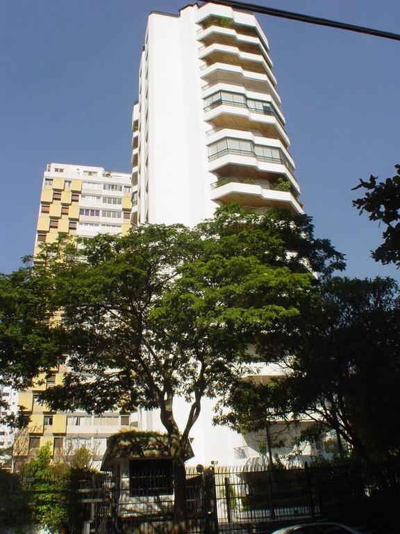 Apartamento à venda com 4 quartos, 220m² - Foto 1