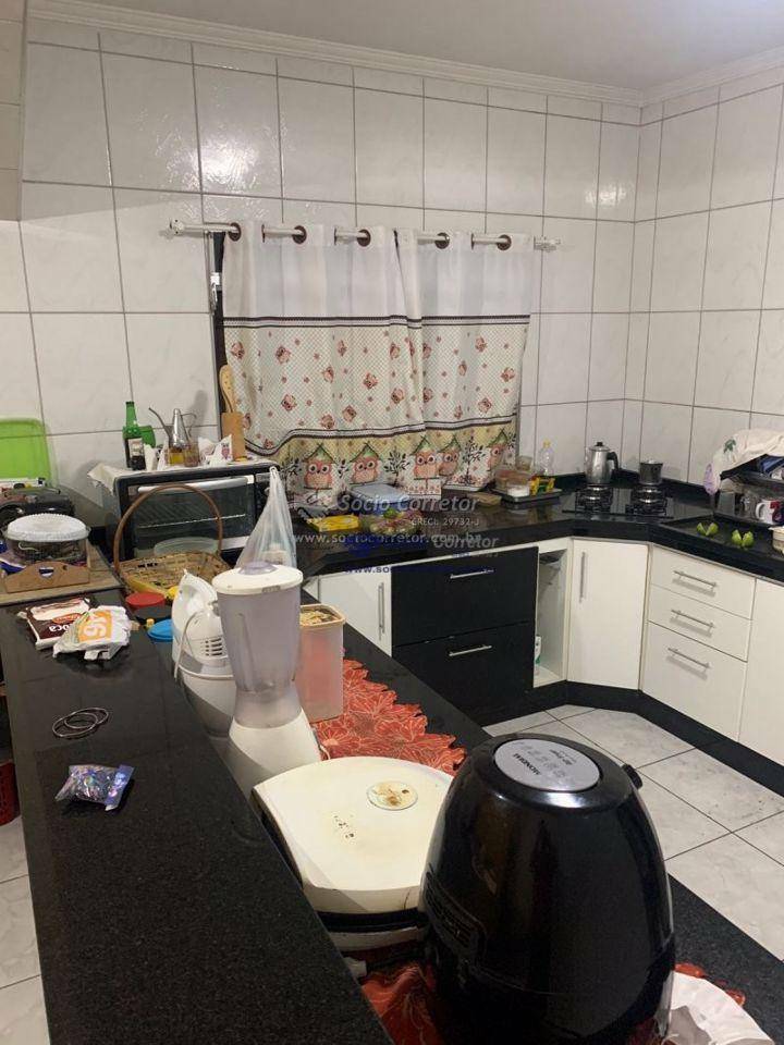 Sobrado à venda com 3 quartos, 200m² - Foto 4