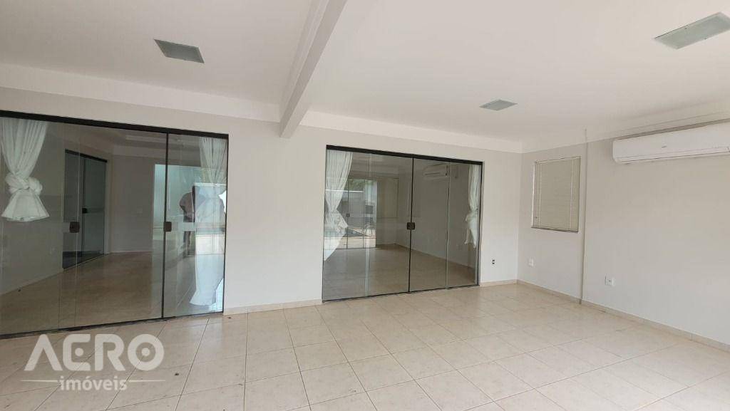 Casa de Condomínio à venda com 4 quartos, 400m² - Foto 45