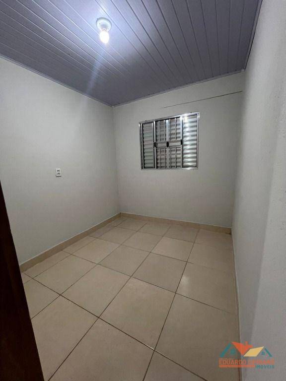 Casa à venda com 2 quartos, 50m² - Foto 14