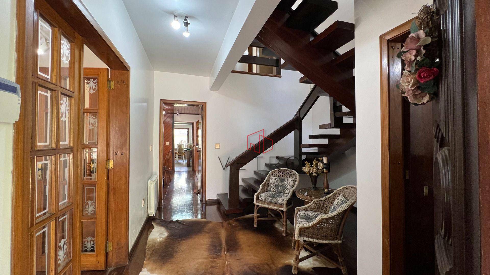 Casa à venda com 3 quartos, 314m² - Foto 2