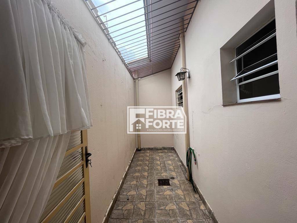 Casa à venda com 3 quartos, 179m² - Foto 7