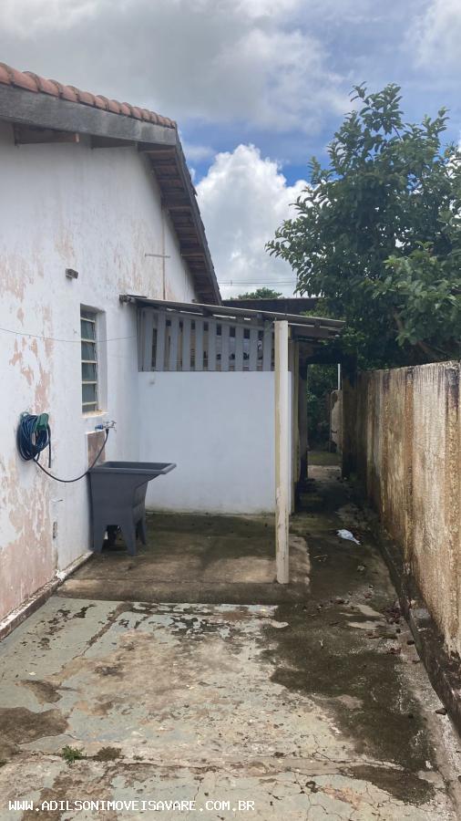 Casa à venda com 3 quartos, 200m² - Foto 2