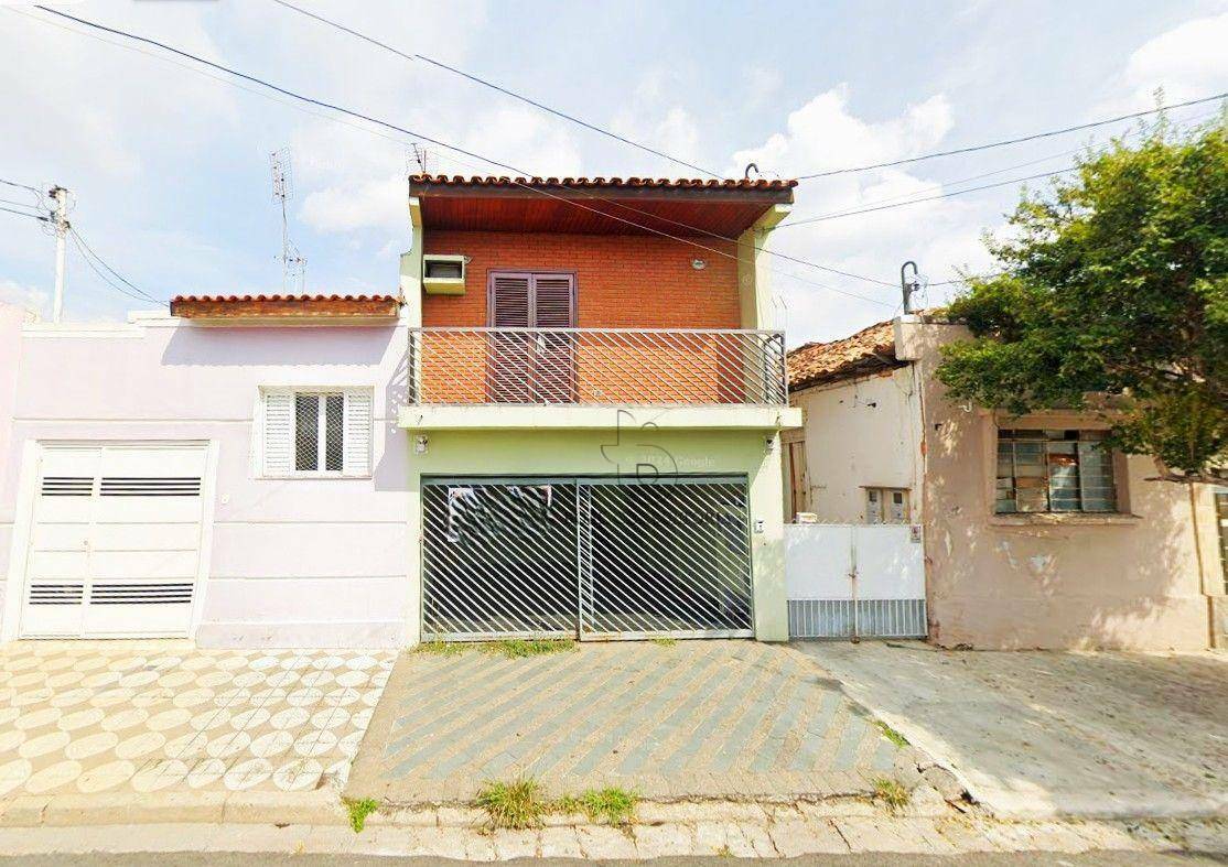 Casa à venda com 2 quartos, 197m² - Foto 1