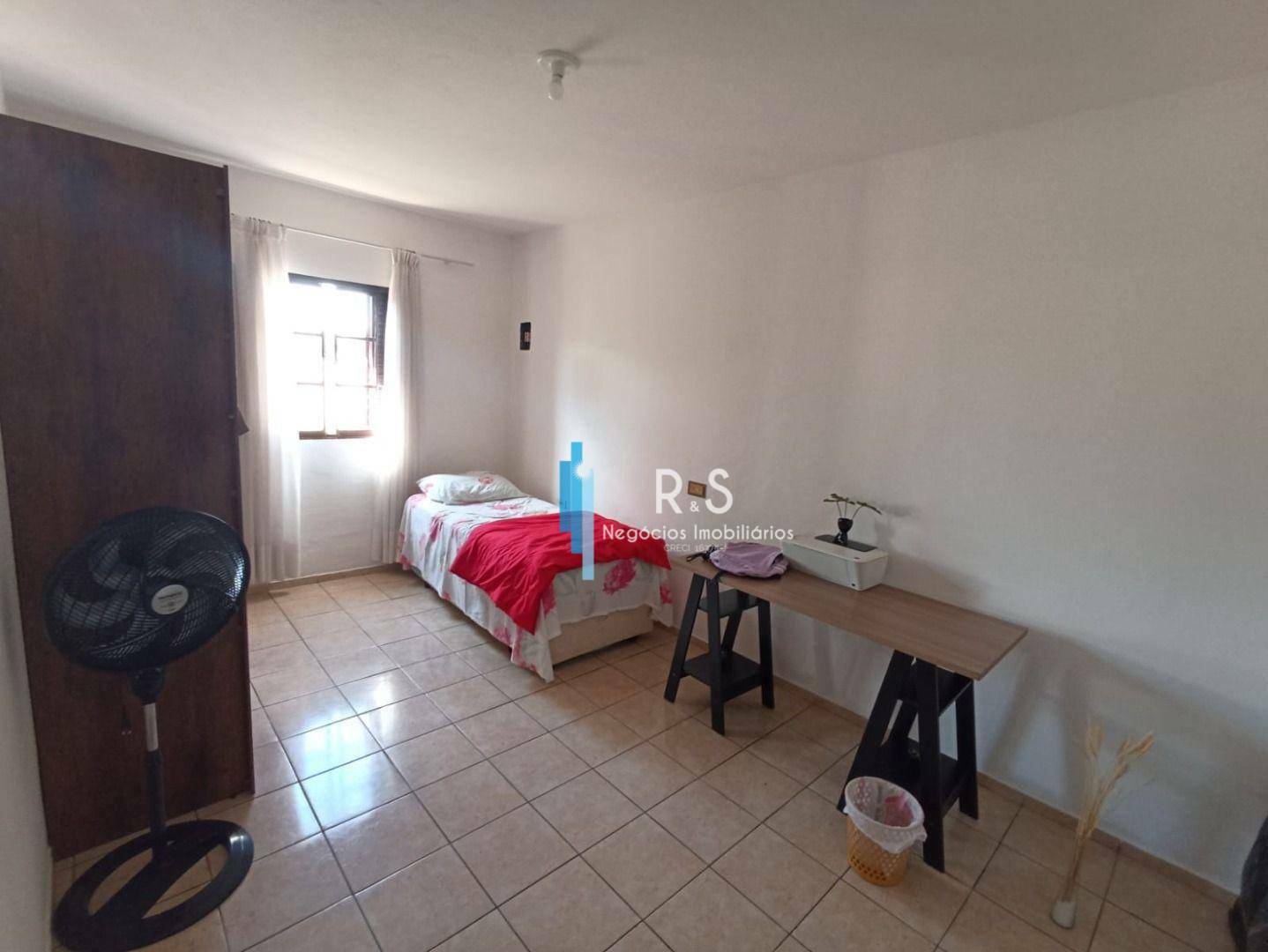 Casa à venda com 5 quartos, 176m² - Foto 2