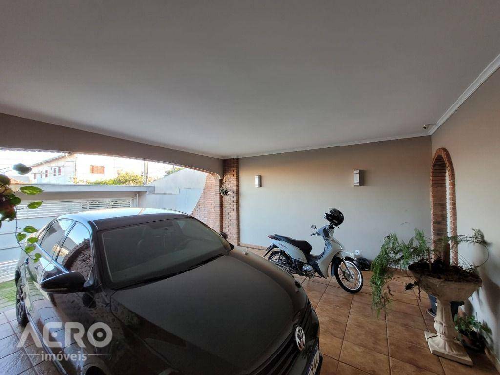 Casa à venda com 3 quartos, 263m² - Foto 5