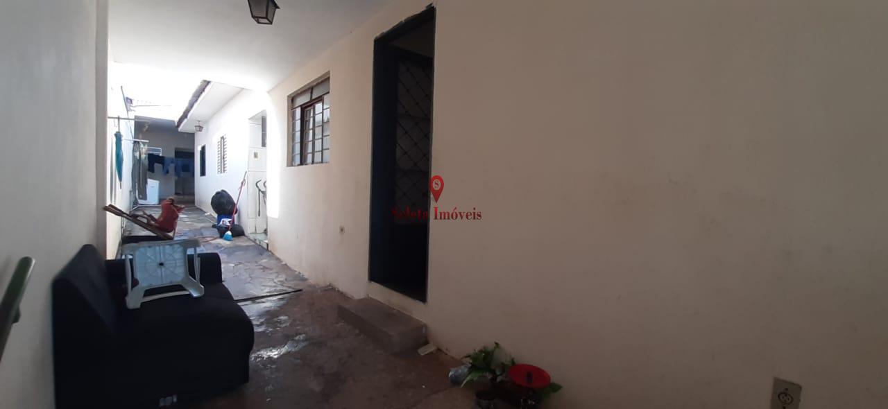 Casa à venda com 3 quartos, 180m² - Foto 2