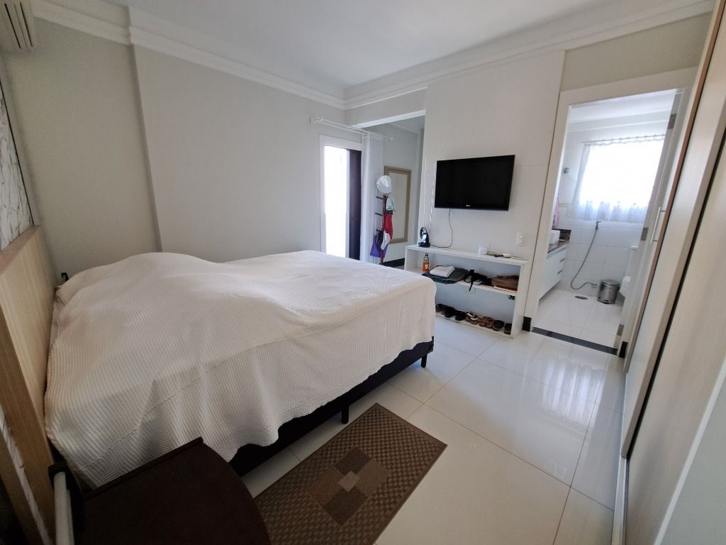 Apartamento à venda com 3 quartos, 180m² - Foto 9