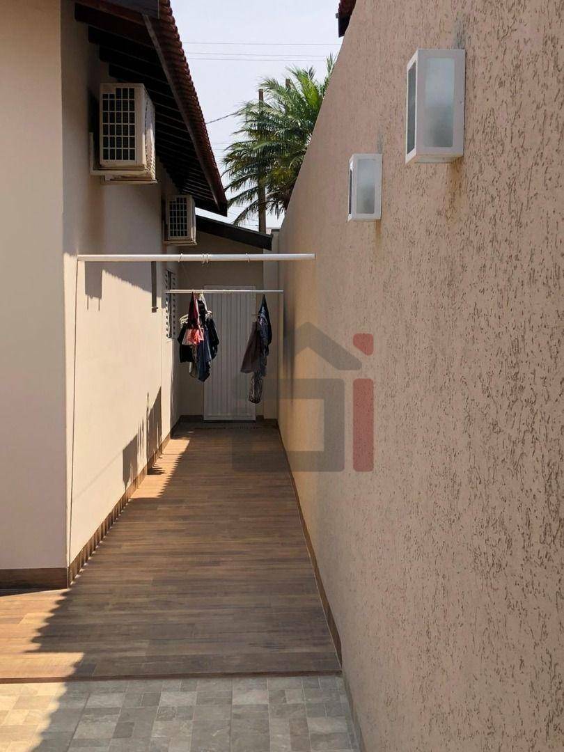 Casa à venda com 5 quartos, 230m² - Foto 10