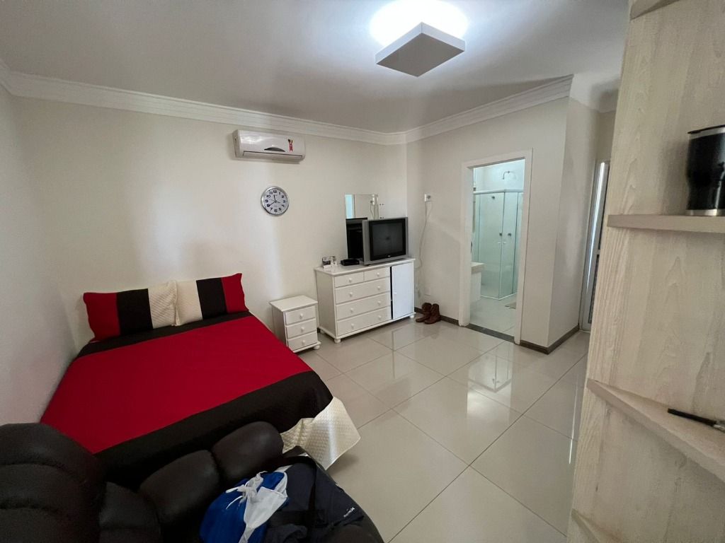 Casa de Condomínio à venda com 4 quartos, 330m² - Foto 36