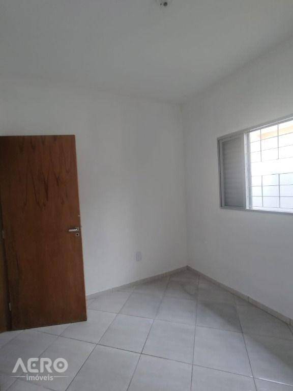 Casa à venda com 3 quartos, 104m² - Foto 13