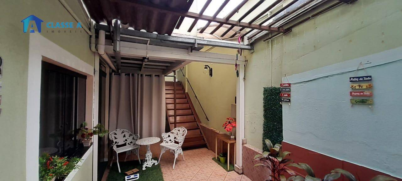 Casa à venda com 4 quartos, 338m² - Foto 18