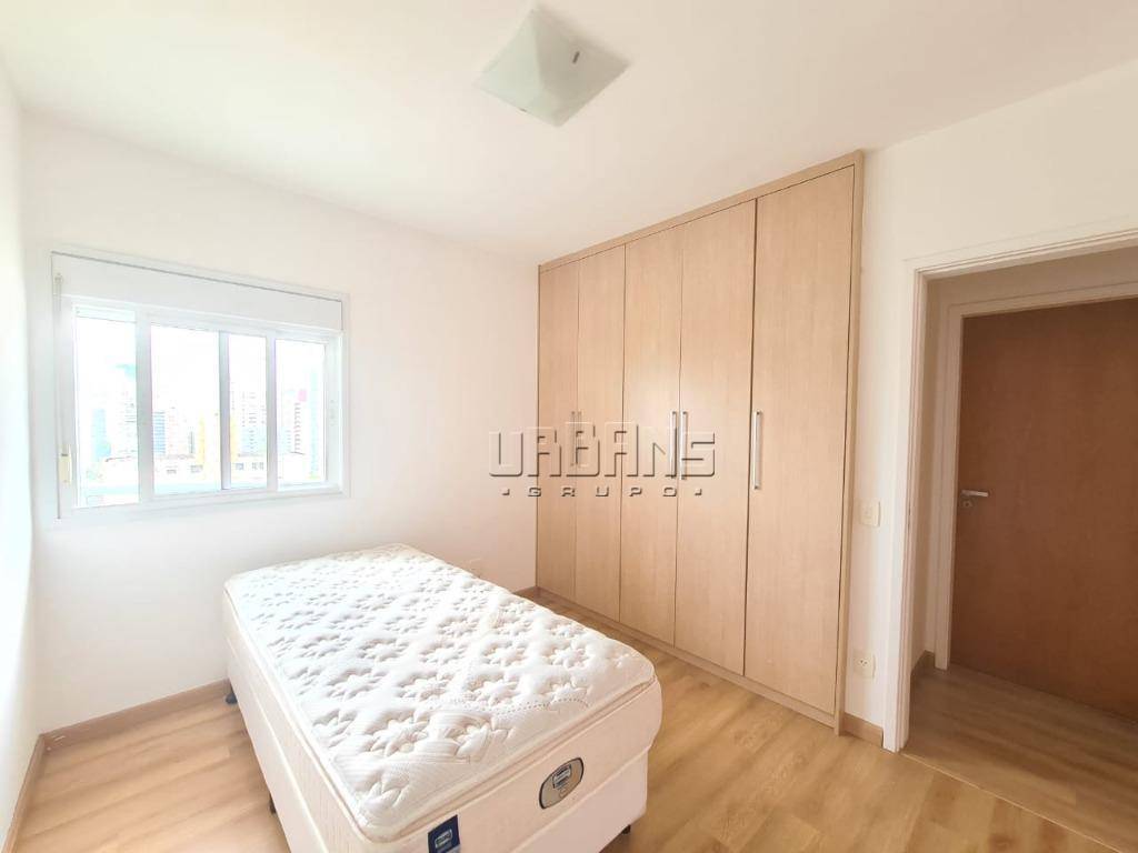 Apartamento para alugar com 3 quartos, 110m² - Foto 19