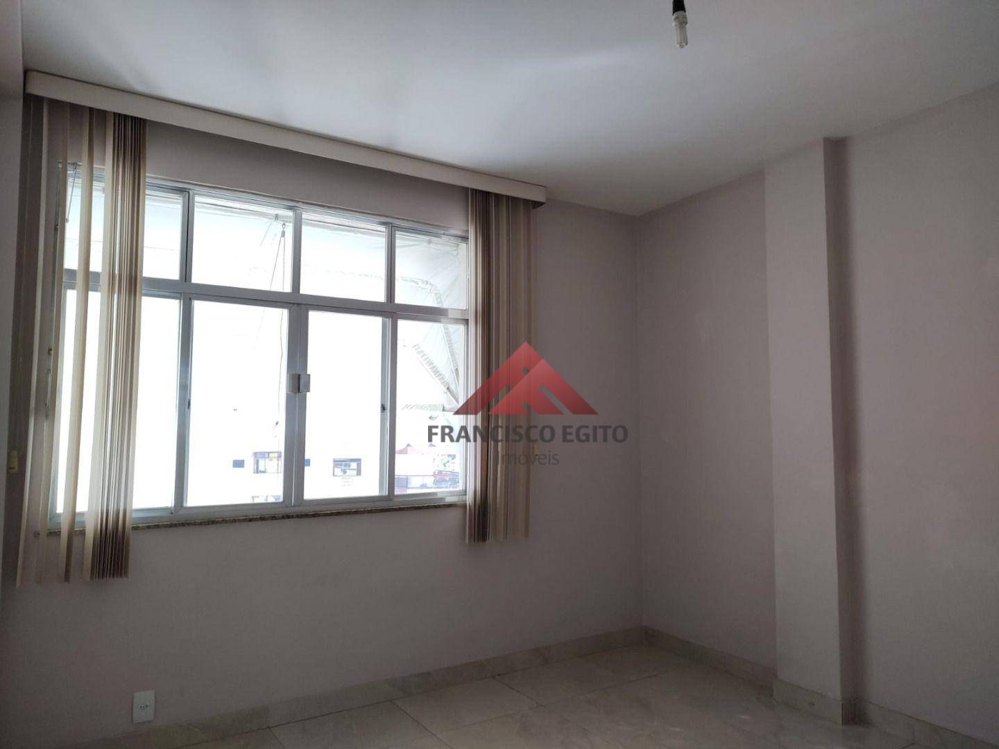 Apartamento à venda com 3 quartos, 130m² - Foto 4