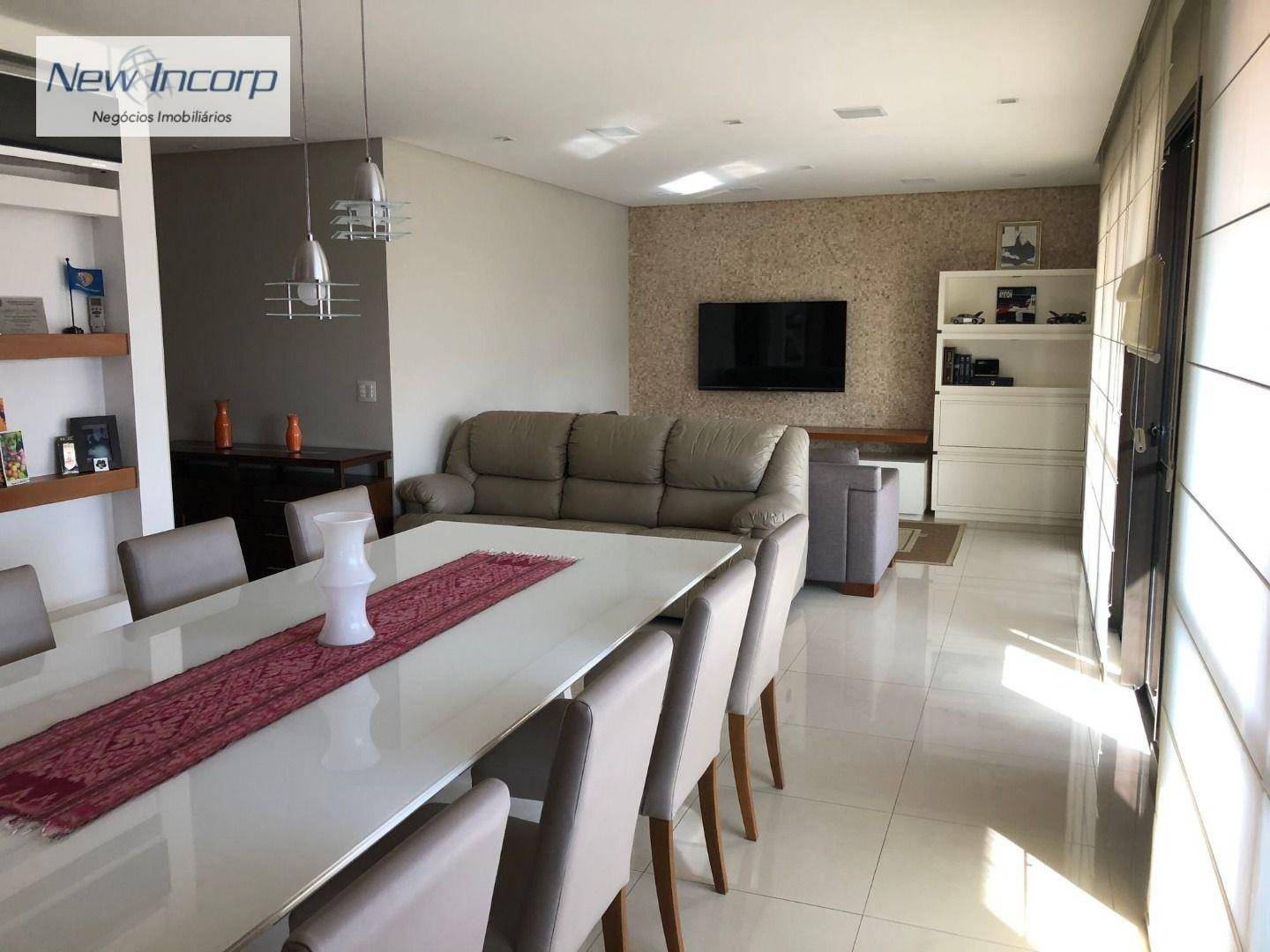 Apartamento à venda com 4 quartos, 208m² - Foto 2