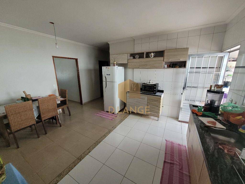 Casa à venda com 3 quartos, 148m² - Foto 7