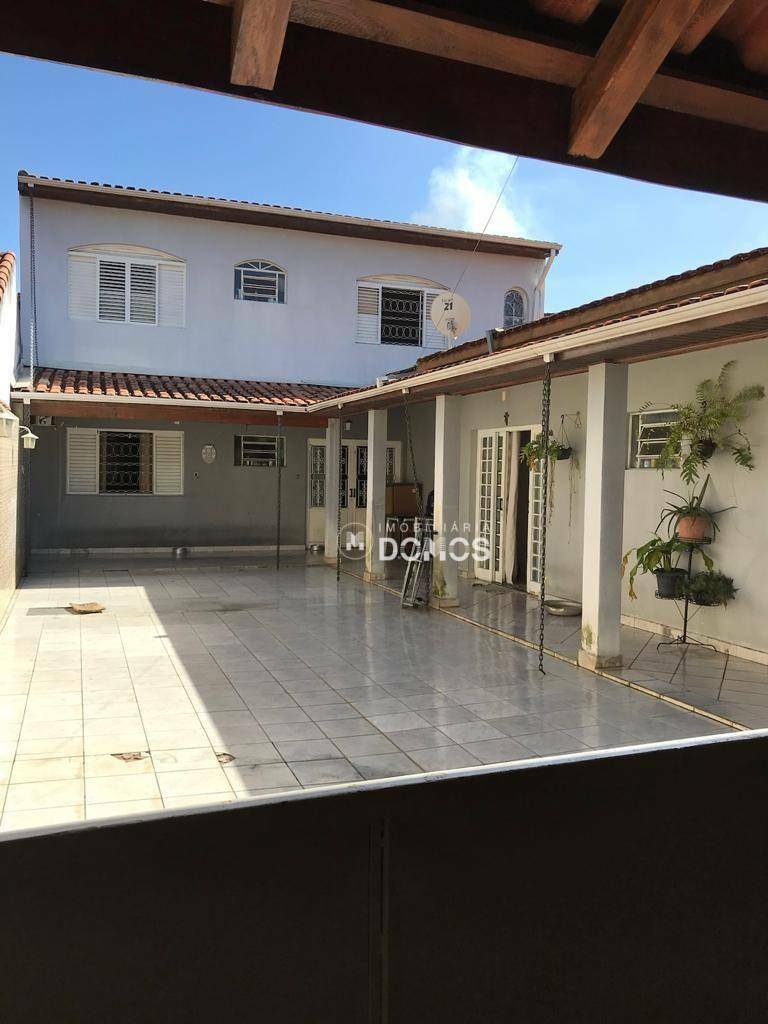 Casa à venda com 4 quartos, 200m² - Foto 28