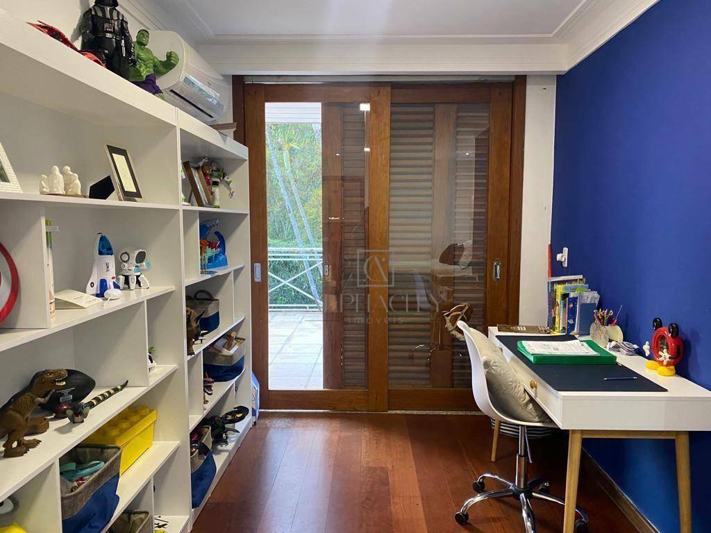 Casa de Condomínio à venda com 5 quartos, 550m² - Foto 2