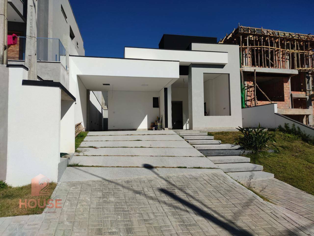 Casa de Condomínio à venda e aluguel com 3 quartos, 150m² - Foto 1