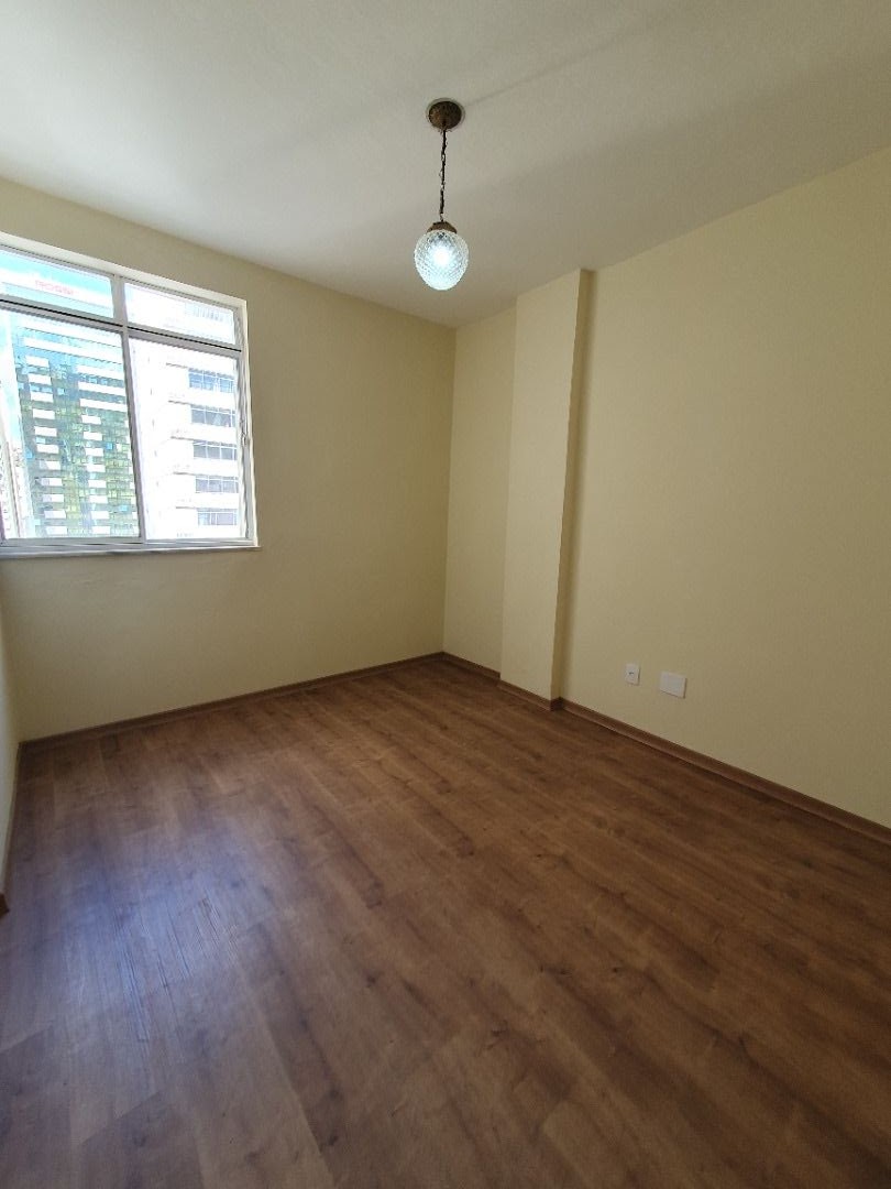 Apartamento à venda com 3 quartos, 122m² - Foto 13