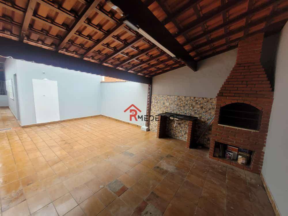 Casa à venda com 2 quartos, 80m² - Foto 1