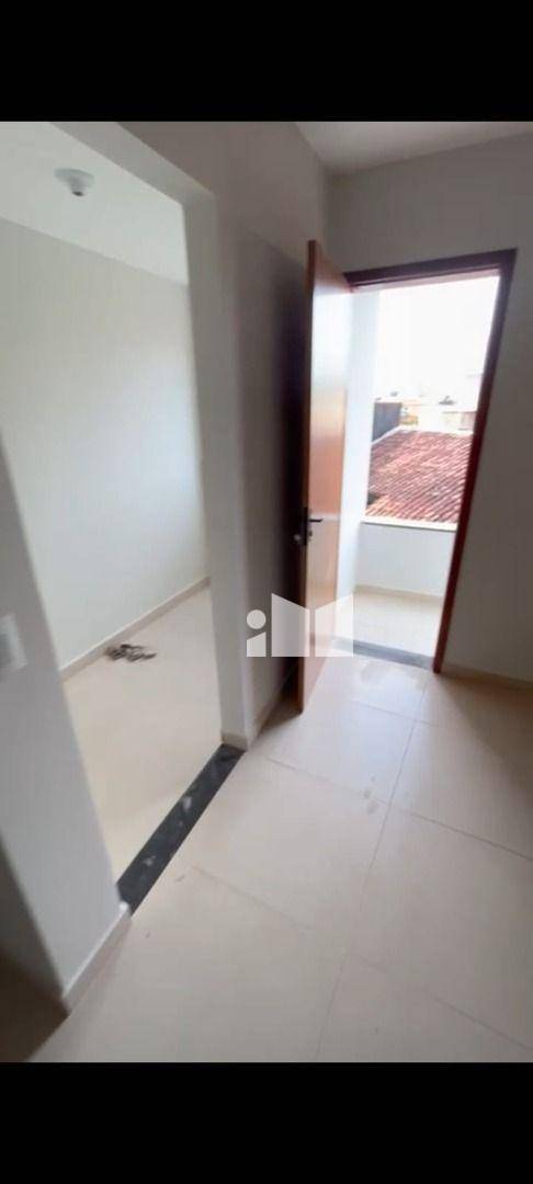 Apartamento à venda com 2 quartos, 62m² - Foto 4