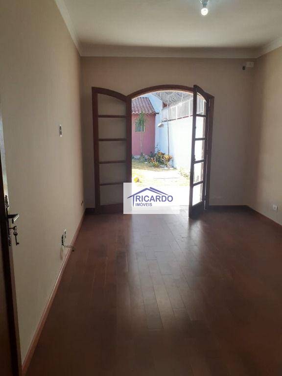 Sobrado à venda com 3 quartos, 300m² - Foto 32