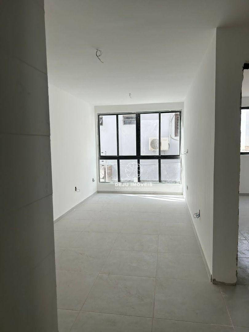 Apartamento à venda com 2 quartos, 67m² - Foto 9