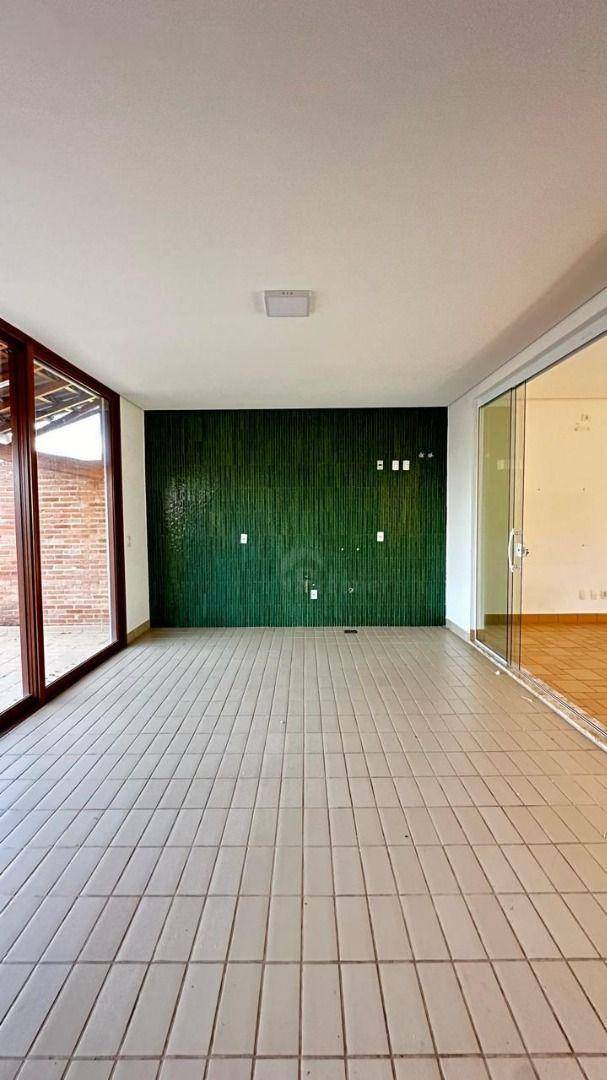 Casa de Condomínio para alugar com 5 quartos, 308m² - Foto 12