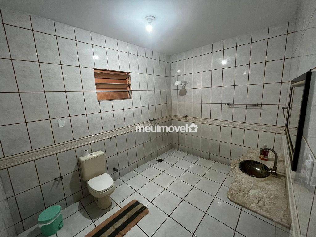 Casa à venda com 5 quartos, 230m² - Foto 11