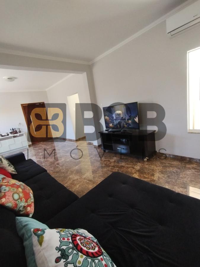 Casa à venda com 3 quartos, 195m² - Foto 6