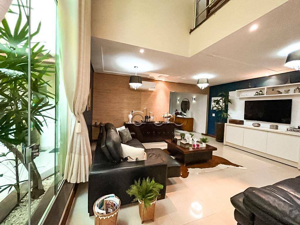 Casa de Condomínio à venda com 3 quartos, 330m² - Foto 2