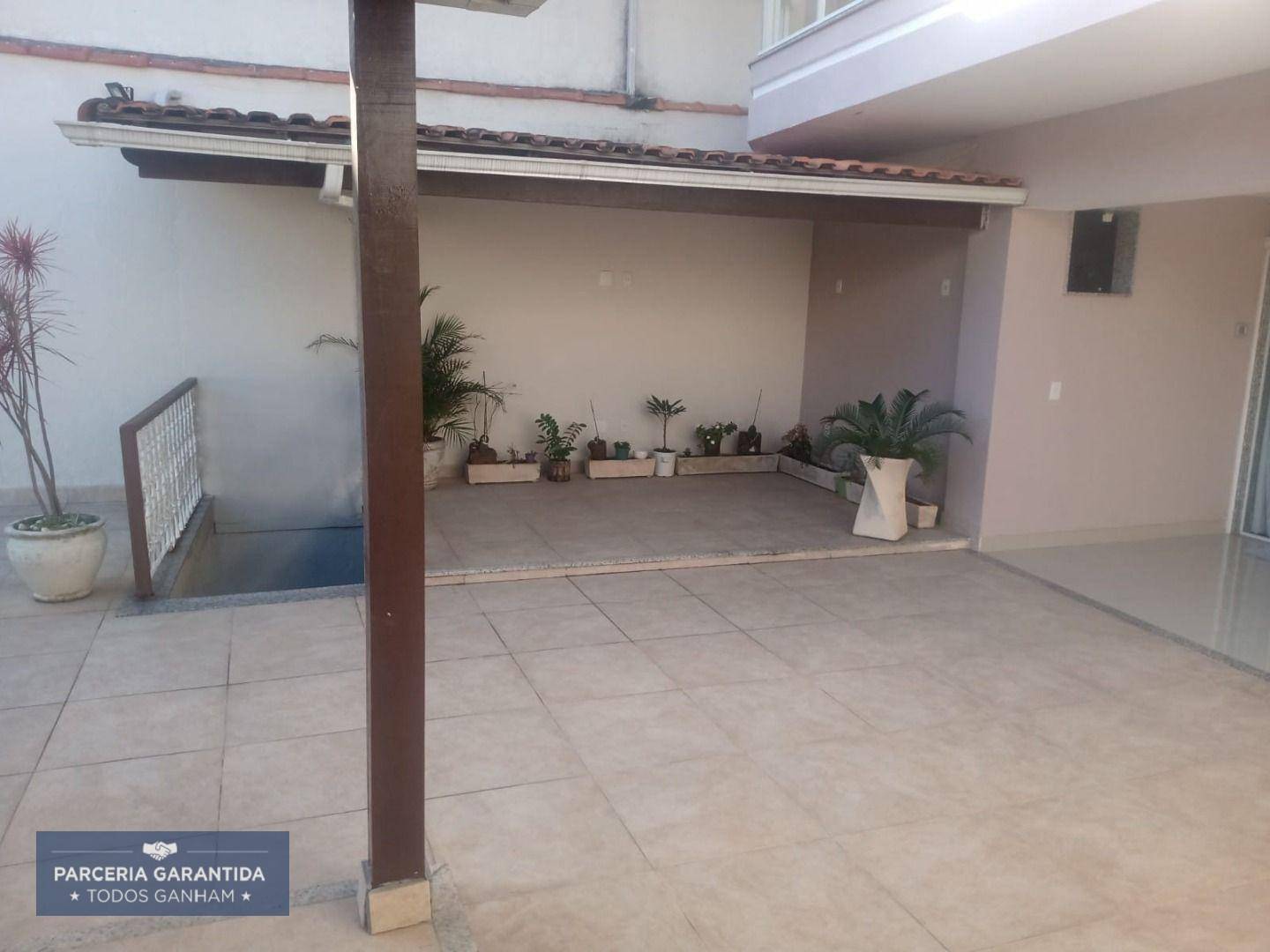 Casa à venda com 4 quartos, 373m² - Foto 5