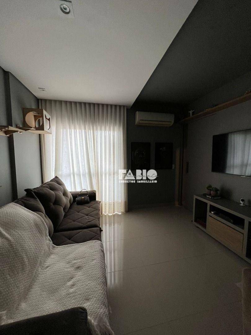 Apartamento à venda com 2 quartos, 66m² - Foto 17